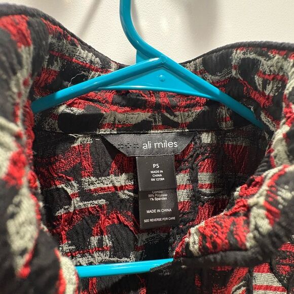 Ali Miles Red and Black Patterned Cape - Picture 5 of 7